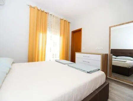 Lori's House Apartman