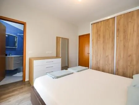 Lori's House * Wlora